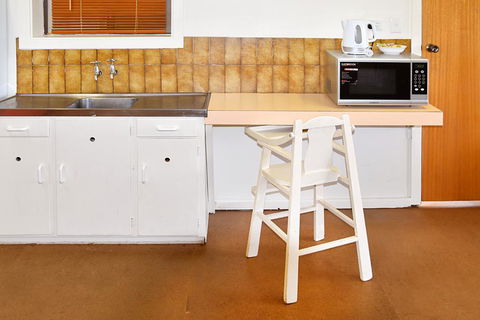 Armidale Motel - Sunshine Coast Guide 3
