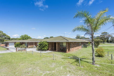 Armorel At Iluka - Sunshine Coast Guide 0