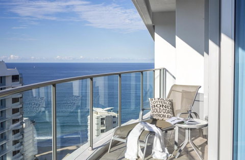 Artique Surfers Paradise - Official - Sunshine Coast Guide 0
