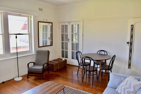 Artistic Apartment In Sunny Elwood Near St Kilda - Sunshine Coast Guide 2