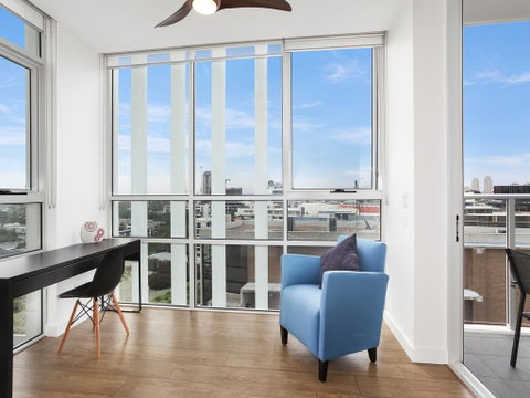As The Sun Sets - Modern And Spacious 2BR Zetland Apartment Facing The Setting Sun - Sunshine Coast Guide 3