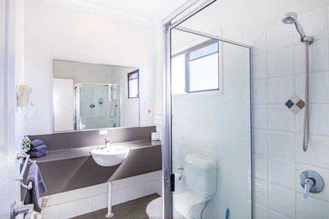 Ascot Lodge Motor Inn - Sunshine Coast Guide 2