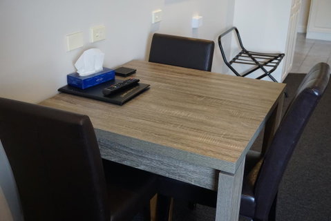 Ashmont Motel And Apartments - Sunshine Coast Guide 2