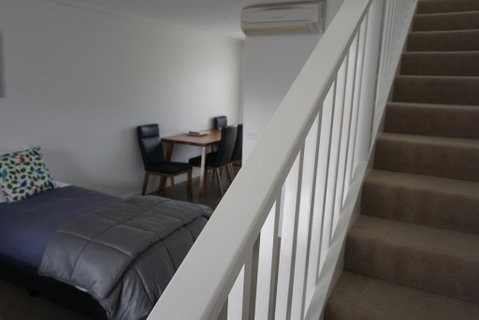 Ashmont Motel And Apartments - Sunshine Coast Guide 1