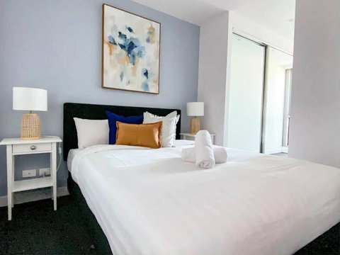 MA4004-1 BR, Lvl 40 Stylish Marco High Rise Home - Sunshine Coast Guide 1