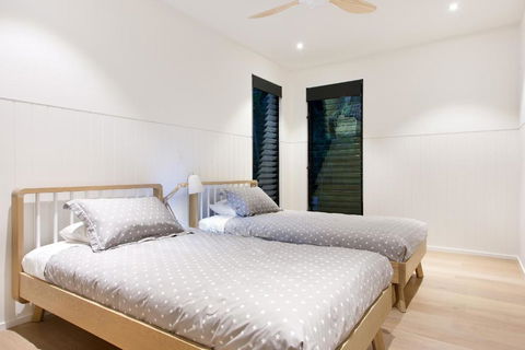 Luxury Rainforest Retreat, Little Cove - Sunshine Coast Guide 0