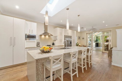 Luxury Beach House - Footsteps To Beach - Sunshine Coast Guide 3