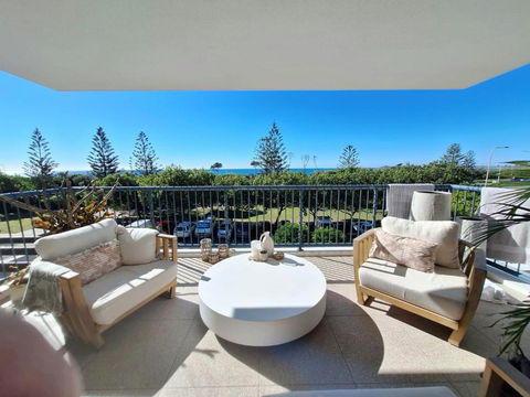 Luxury Personified On Alex - Beach Views 2 Bed - Sunshine Coast Guide 0