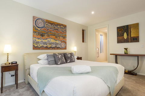 Luxury Resort Style Villa Pool By Custom Bnb Hosting - Sunshine Coast Guide 2