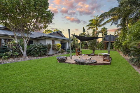 Luxury Style Living 20 Minutes From CBD - Sunshine Coast Guide 1