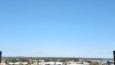 M-city Apartment - Executive Twin King Ensuites - Fully Equipped - Free Parking, Fast Wifi, Smart TV, Netflix, Complementary Drinks & Amenities - M-city Shopping Centre Clayton 3168 - Sunshine Coast Guide 1