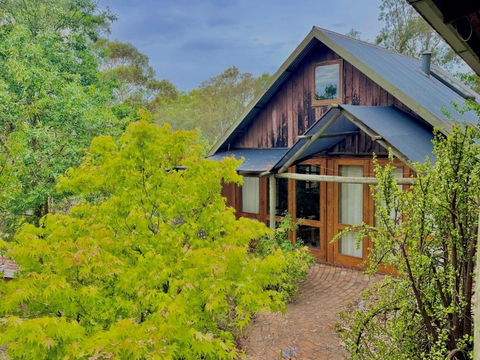 Maccys Cottages - Sunshine Coast Guide 2
