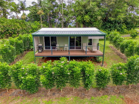 Mena Creek Flower House - Sunshine Coast Guide 2