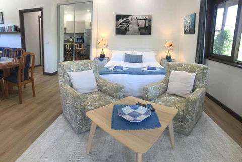 Marysville Retreat - Sunshine Coast Guide 1