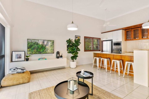 Melaleuca Hideaway - Beach Pool Free Parking - Sunshine Coast Guide 2