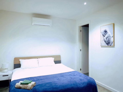 Melbourne Airport Area 3Bedroom House Strathmore Heights - Sunshine Coast Guide 1