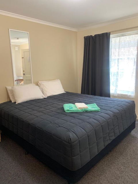 Mid Coast Motor Inn - Sunshine Coast Guide 0