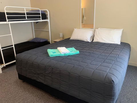 Mid Coast Motor Inn - Sunshine Coast Guide 2