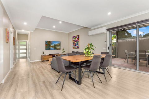 Modern Home Central To Everything - Sunshine Coast Guide 0