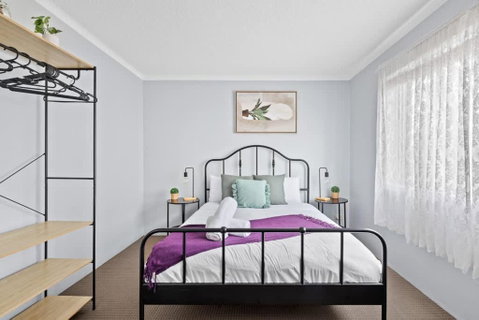 Modern Private Double Room - Central Spot At Liverpool - Shared Bathroom - Sunshine Coast Guide 0