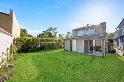 Modern Self-contained Studio At Crows Nest - Sunshine Coast Guide 0