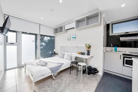 Modern Self-contained Studio At Crows Nest - Sunshine Coast Guide 2