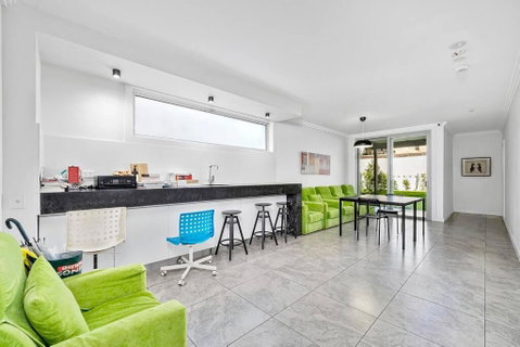 Modern Self-contained Studio At Crows Nest - Sunshine Coast Guide 1