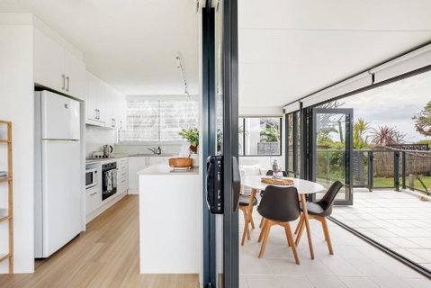 Mona Vale Surf To Tee - Sunshine Coast Guide 0