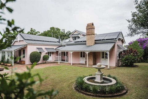 Montville Estate - Luxury Hinterland Home & Pool - Sunshine Coast Guide 1