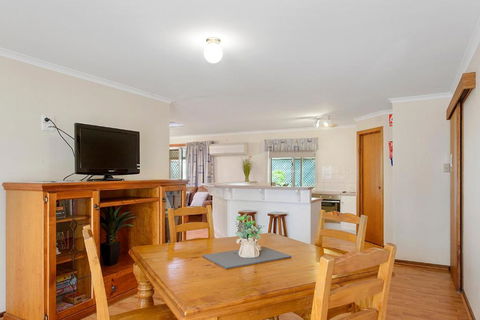 Moonta Bay Accommodation - Sunshine Coast Guide 2