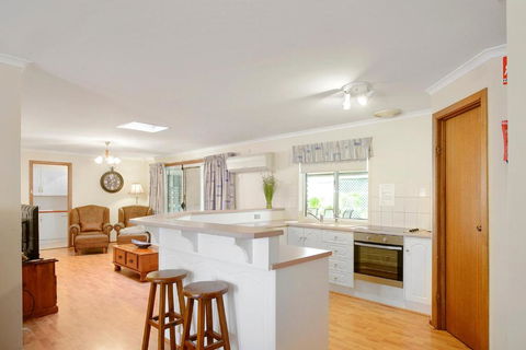 Moonta Bay Accommodation - Sunshine Coast Guide 3