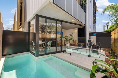 Mooloolaba Luxury Beach Escape The Smith - Sunshine Coast Guide 1