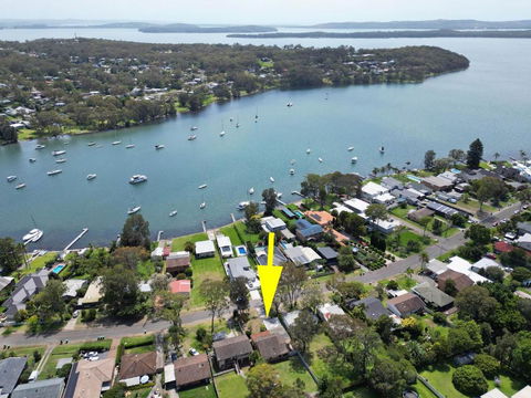 NEW PropertyBreezy Bayside Haven At Brightwaters - Sunshine Coast Guide 0