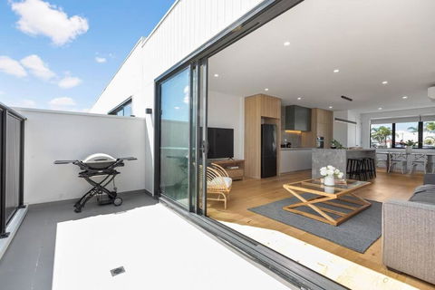 Mordialloc Coastal Paradise 2 - Sunshine Coast Guide 2