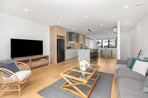 Mordialloc Coastal Paradise 2 - Sunshine Coast Guide 3