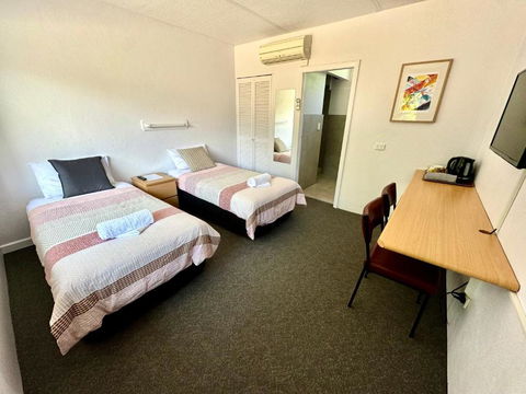 Mount Beauty Motor Inn - Sunshine Coast Guide 3