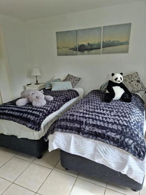 Mountshannon - Sunshine Coast Guide 3