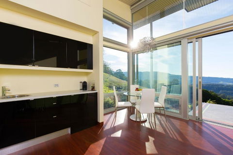 Mt Hay Retreat - Sunshine Coast Guide 1