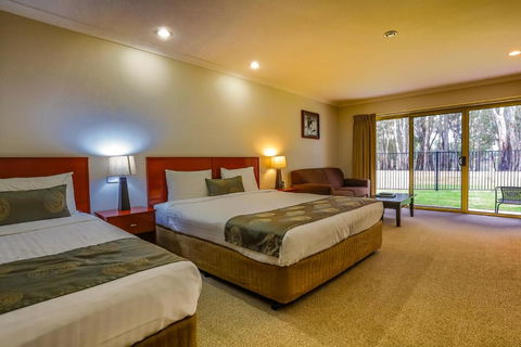 Murray Waters Motor Inn & Apartments - Sunshine Coast Guide 0
