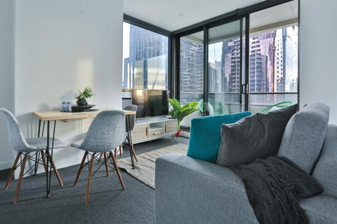 MY80 Apartment Located In The Inner Of Melbourne CBD - Sunshine Coast Guide 0