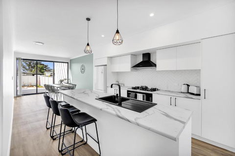 MySpace On Market - Apartment 2 - Sunshine Coast Guide 2