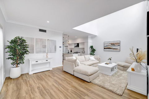 MySpace On Market - Apartment 2 - Sunshine Coast Guide 0