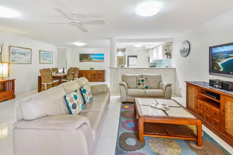Naousa II - Sunshine Coast Guide 1