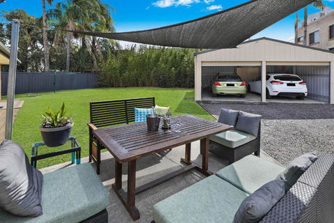 NAROO7- PRIME, CENTRE OF MOOLOOLABA LOCATION - Sunshine Coast Guide 3
