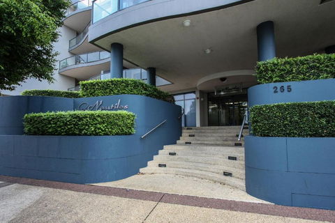 Nautilos On The Harbour - Sunshine Coast Guide 0