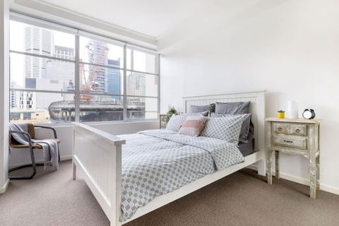 NEW! A Comfy & Stylish Apt Next To Darling Harbour - Sunshine Coast Guide 0