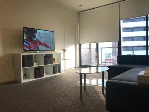 New Luxurious Skyview 2Bedroom Apartment Liverpool - Sunshine Coast Guide 1