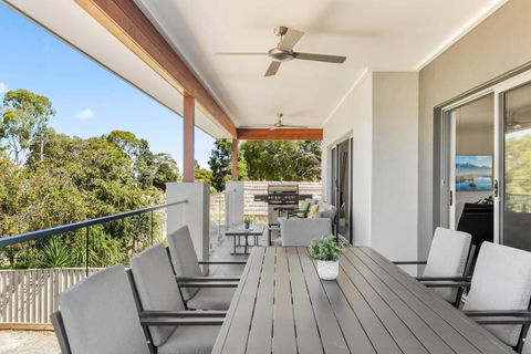 NEW - Sunrise Waters Holiday House - Sunshine Coast Guide 3