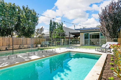 Mosman Park Prestige - Sunshine Coast Guide 0
