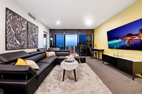 OCEAN VIEW - One Bedroom Spa Apartment - Circle On Cavill - Self Contained, Privately Managed - Sunshine Coast Guide 1